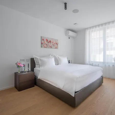 Dalmatinka Marble Residence, Serviced By City לובליאנה