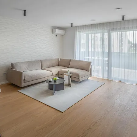 Dalmatinka Marble Residence, Serviced By City Lägenhet