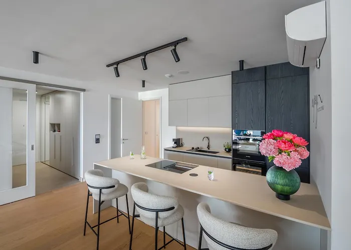 Dalmatinka Marble Residence, Serviced By City *