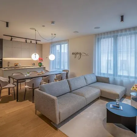 Dalmatinka Marble Residence, Serviced By City 아파트 류블랴나