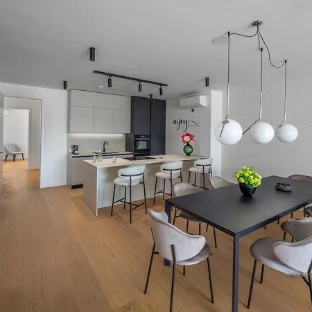 Dalmatinka Marble Residence, Serviced By City 류블랴나